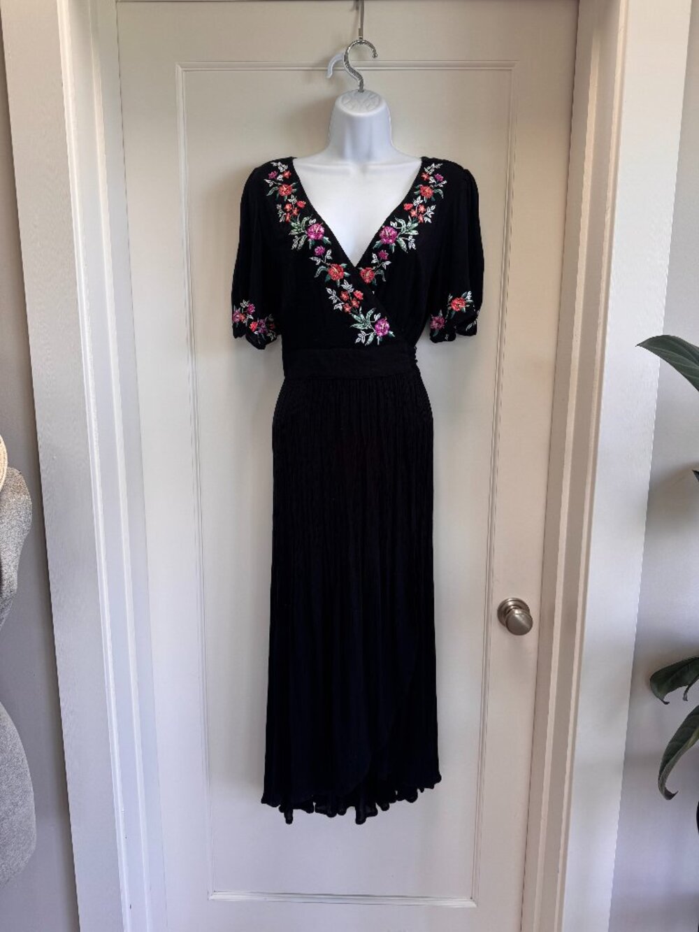 Black Boho Tommy Bahama Dress with Floral Embroidery